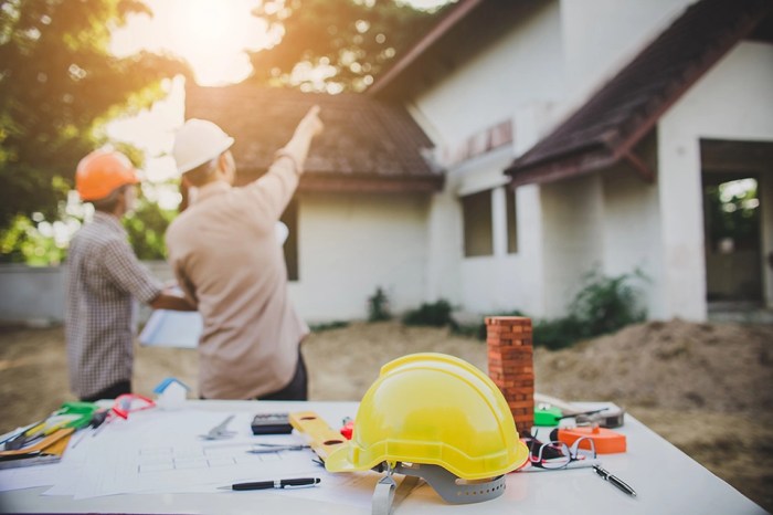 8 Tips When Hiring a Home Exterior Remodeling Contractor